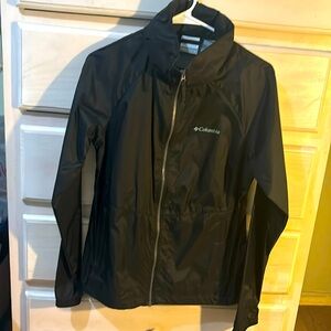 NWOT Women’s size medium Columbia wind breaker jacket